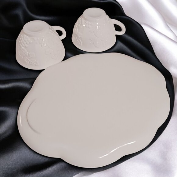 VTG  Indiana White Milk Glass  Harvest Pattern Grape Motif Snack Luncheon Set - Picture 8 of 12